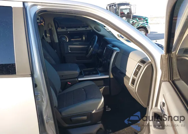 1C6RR6LT1ES180291: 40962366