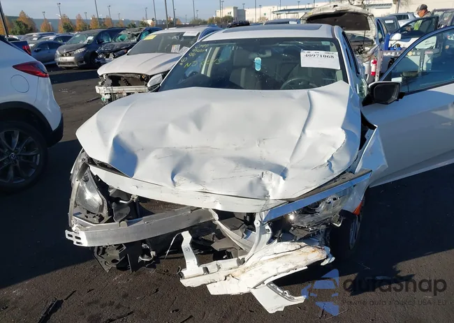 2HGFC2F73JH543889: 40971068