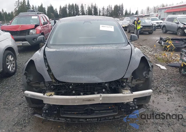 5YJ3E1EB5PF661288: 40971272