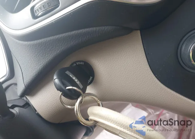 1C4PJLCB8LD525508: 40972966