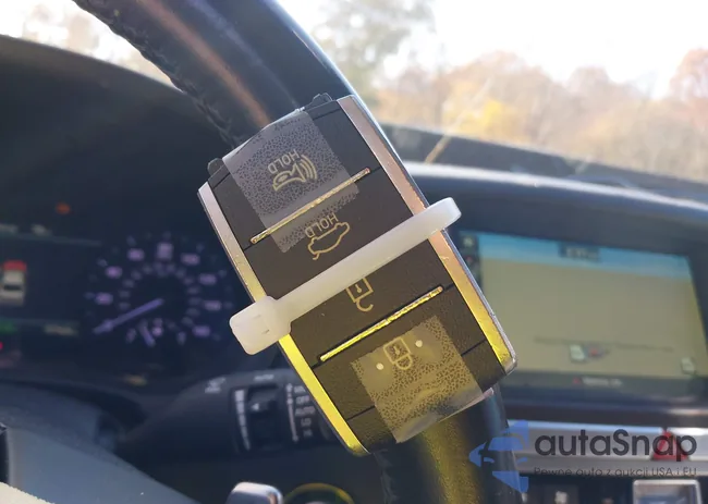 KMHGN4JE8JU232417: 40983153