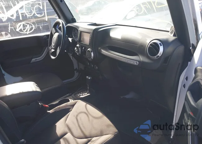 1C4BJWEG3DL693486: 40984585