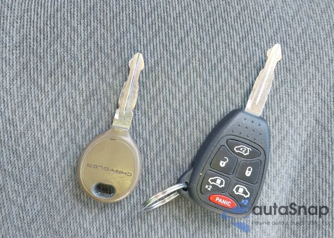 2C8GP54L65R122305: 40986153