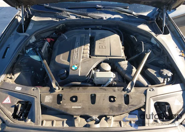 WBAFR7C51DC826356: 40990802