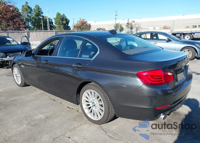 WBAFR7C51DC826356: 40990802