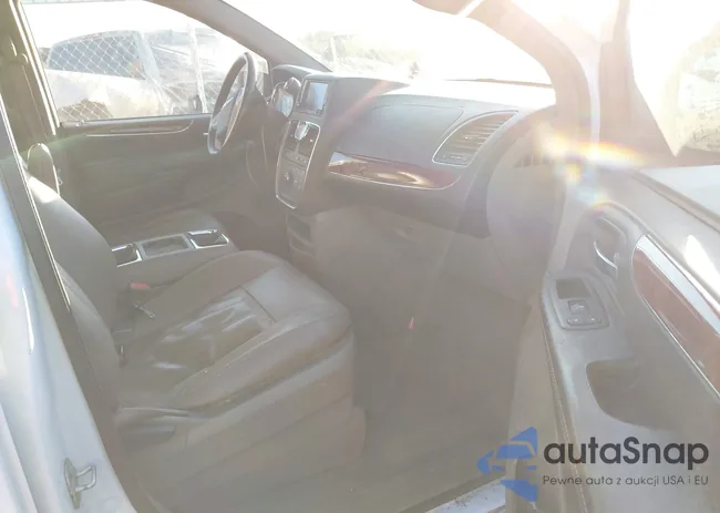 2C4RC1BG2GR288151: 40994103