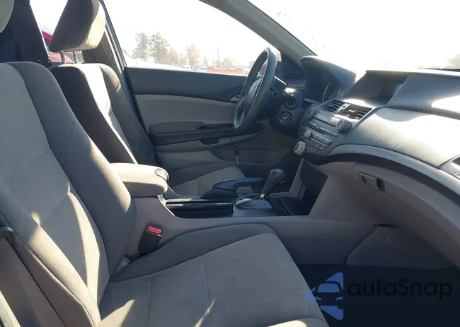 1HGCP2F30AA085747: 40994498