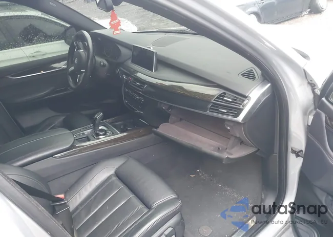 5UXKR0C52J0Y01115: 40997173