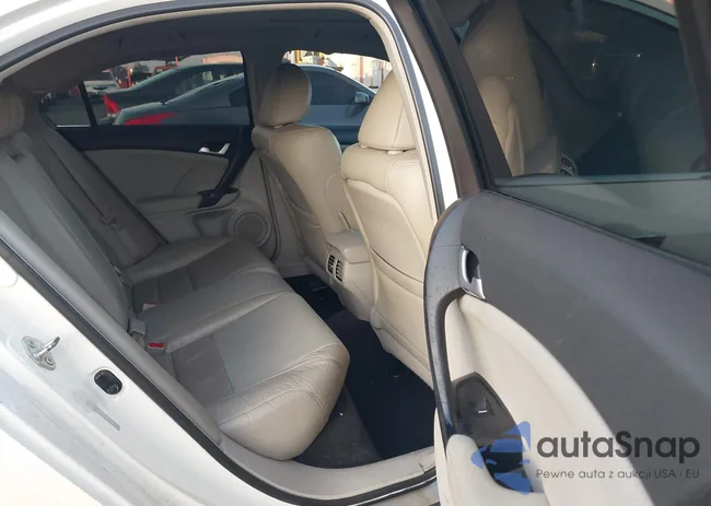 JH4CU2F61BC002722: 40999686