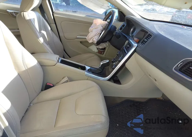 YV1612FH3D2204716: 41002775