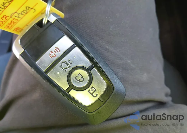 3FA6P0H70HR107638: 41003347