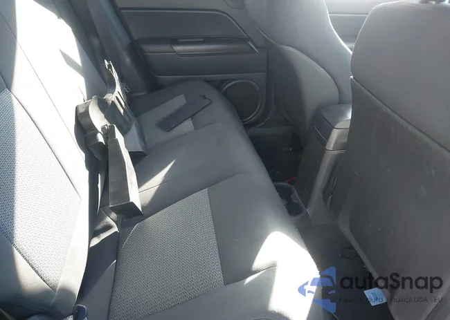 1J4FT47A39D225911: 41007822