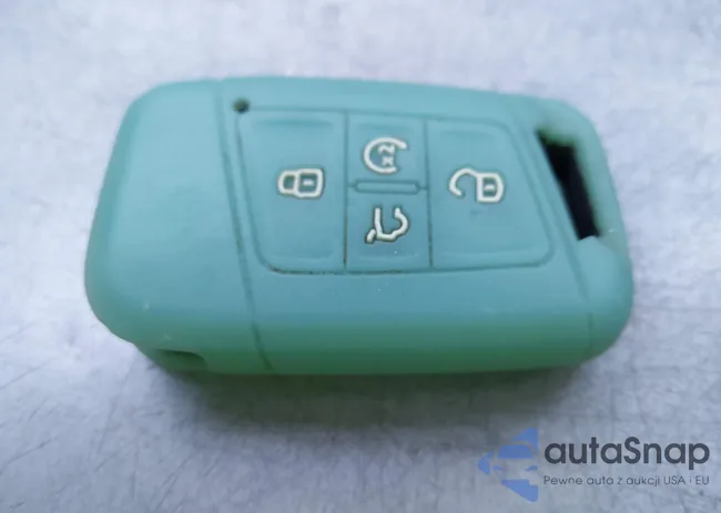 1V2YC2CAXLC204798: 41012829