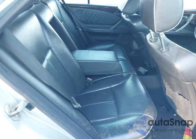 WDBJF83J2YX037929: 41014961