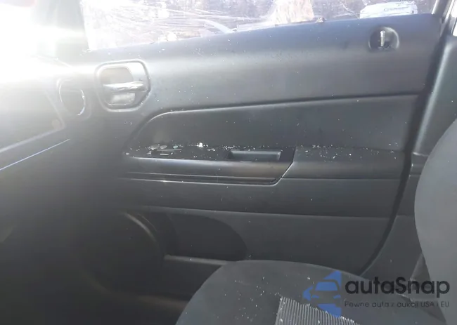 1C4NJPFB3FD120929: 41015837