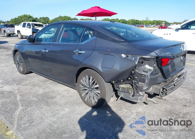 1N4BL4DV4RN370970: 41015876