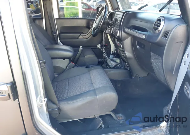 1C4BJWDGXCL154296: 41024744