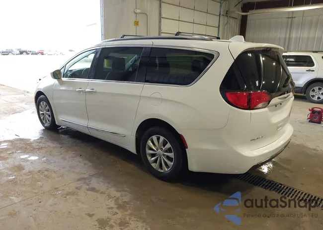 2C4RC1BG1KR554106: 41024903