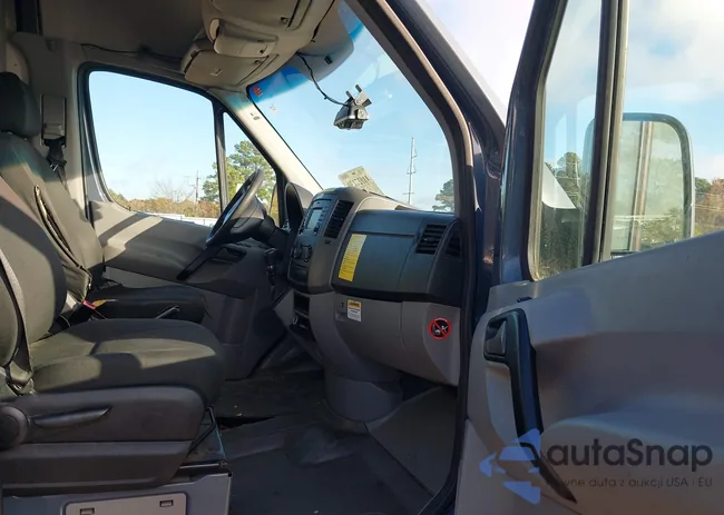 WD3PE7CDXJP637195: 41027130