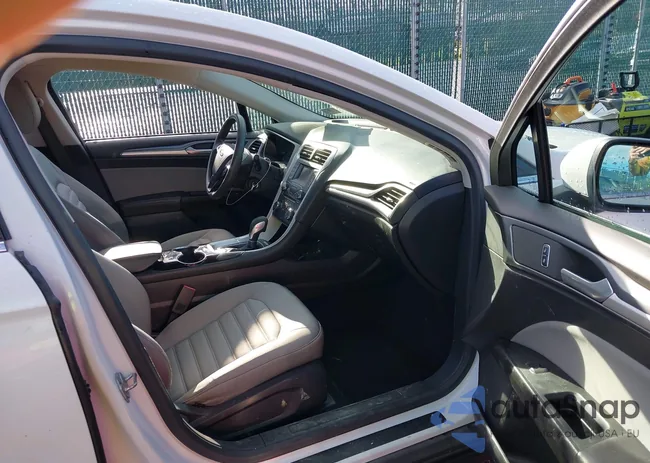 1FA6P0G73F5106145: 41031082