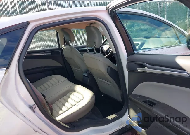 1FA6P0G73F5106145: 41031082