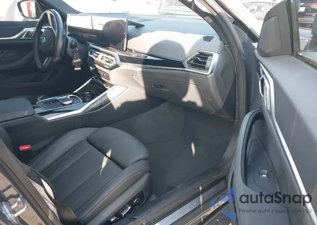 WBY43AW01RFS99206: 41032705