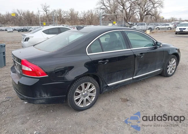 YV1960AS8A1115330: 41037861