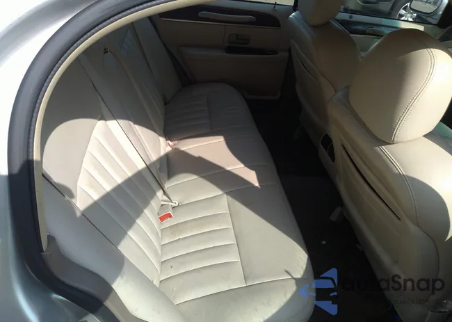 1LNHM81W94Y656211: 41040809