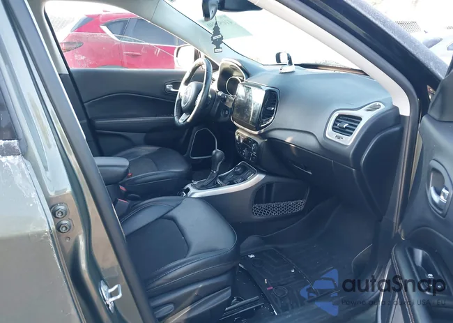 3C4NJDBB2JT334592: 41052750