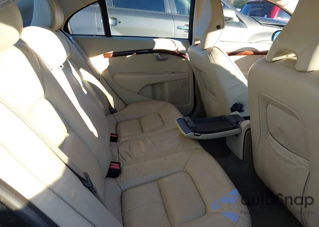 YV1902AH5B1148420: 41064053