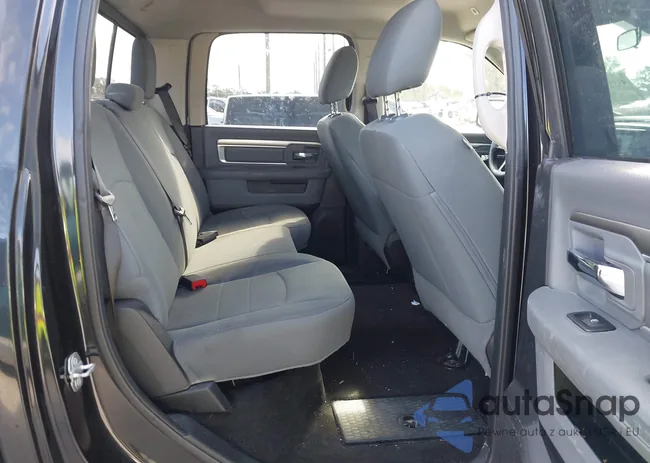 1C6RR6TT4JS119012: 41065883