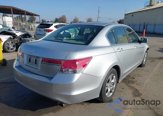 1HGCP2F49BA099611: 41068314