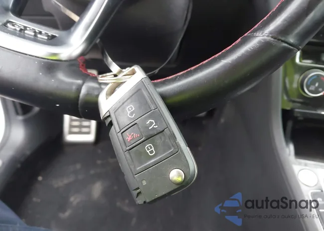 3VW447AU9HM044570: 41086768