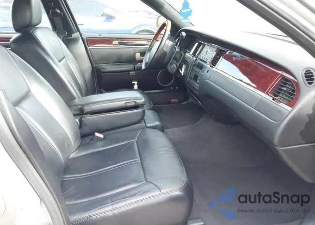 1LNHM82W65Y668882: 41090790