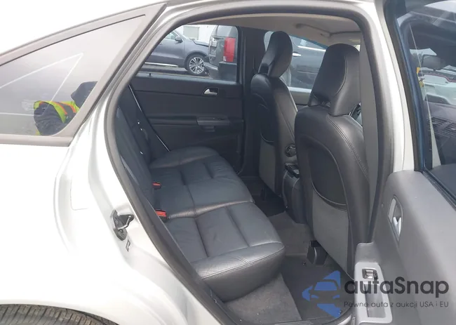 YV1MS382392455679: 41095404