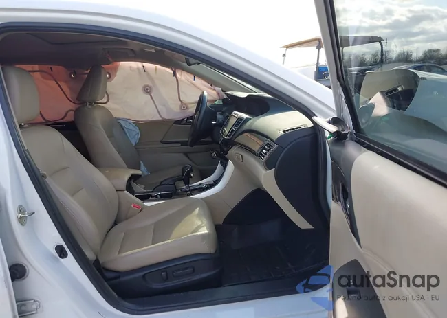 1HGCR2F88HA034108: 41101075