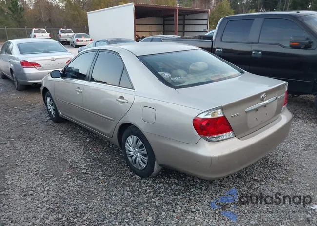 4T1BE32K05U556153: 41102315