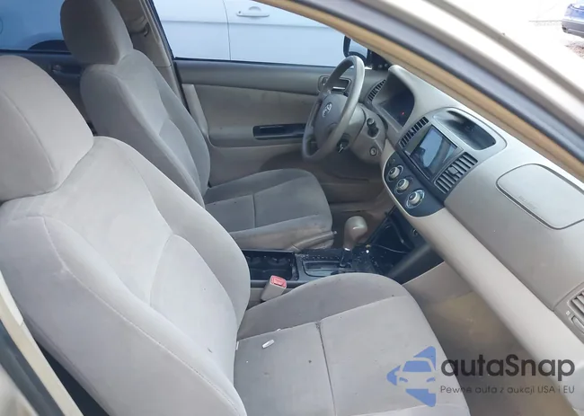 4T1BE32K05U556153: 41102315