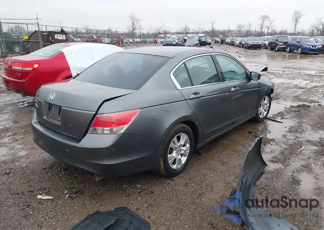 1HGCP2F4XAA197593: 41110827