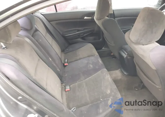 1HGCP2F4XAA197593: 41110827