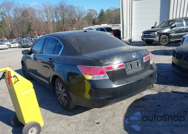 1HGCP2F82CA062484: 41110250