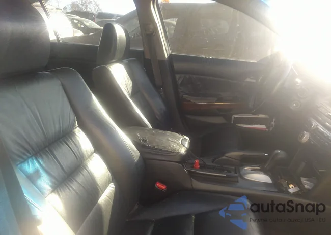 1HGCP2F82CA062484: 41110250