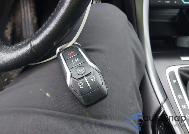 3FA6P0D95ER114930: 41111752