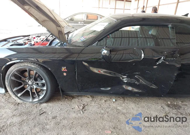 2C3CDZFJ4MH680724: 41125446