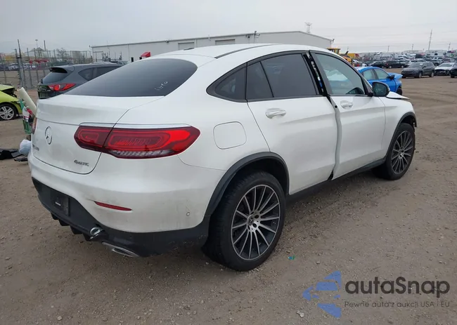 W1N0J8EB2PG135979: 41137799