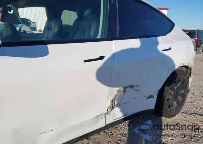 5YJYGAEE2MF188813: 41147268