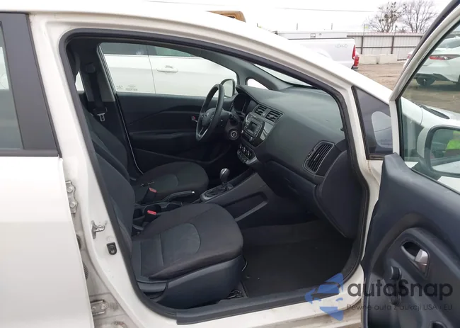 KNADM4A33G6600151: 41158451