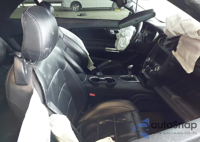 1FATP8UH0J5157061: 41159095