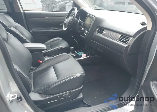 JA4AD3A30LZ042990: 41165747