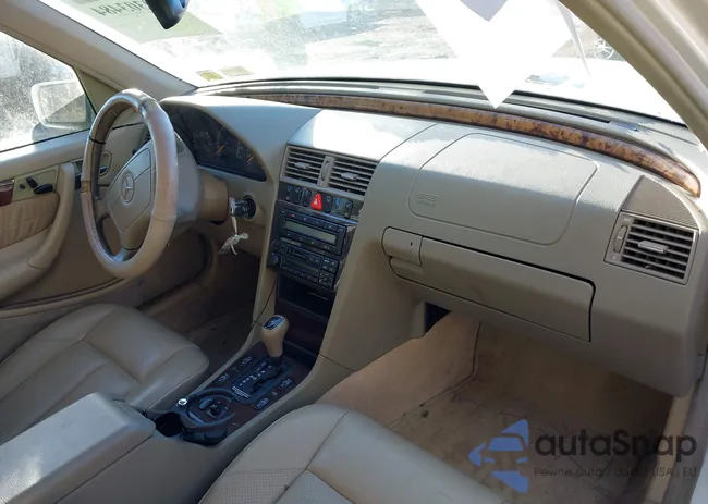 WDBHA29G6WA618727: 41179808